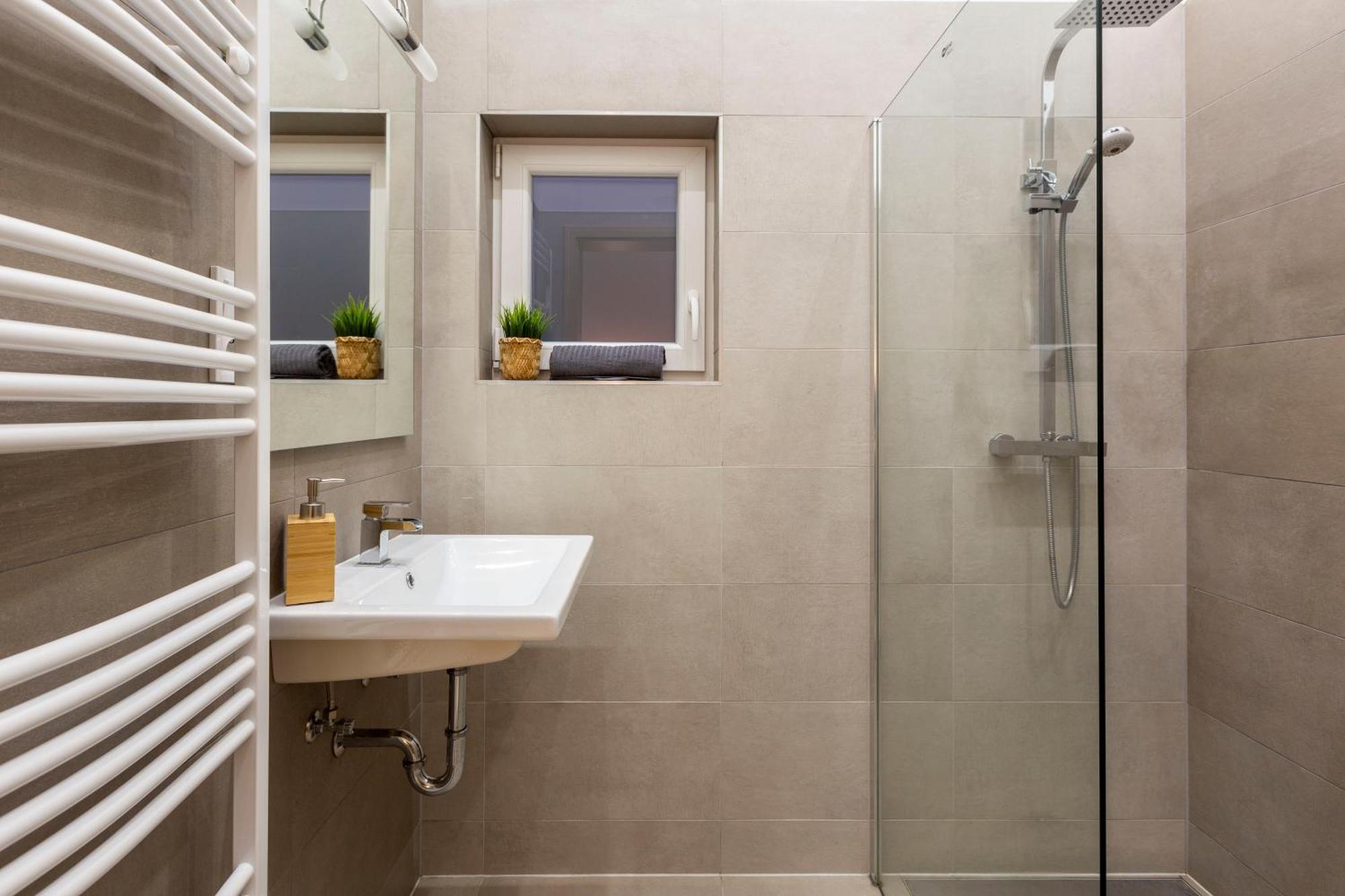 Spacious Bajcsy Residence In The Heart Of Budapest Esterno foto