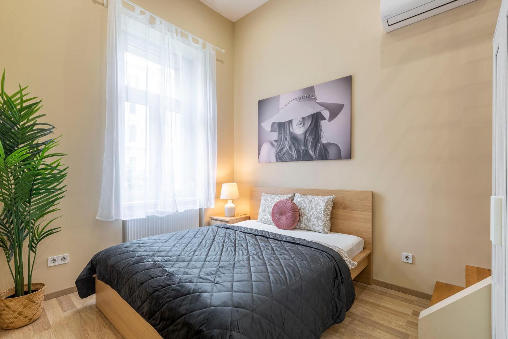 Spacious Bajcsy Residence In The Heart Of Budapest Esterno foto